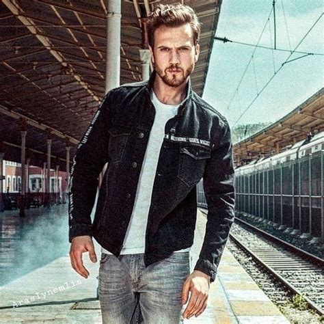 400 curtidas 1 comentários Aras Bulut İynemli Fan Page