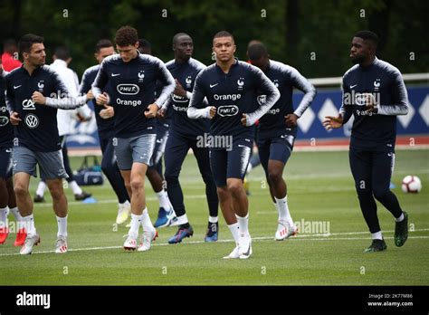 Kylian Mbappe Leo Dubois Benjamin Pavard Samuel Umtiti Training