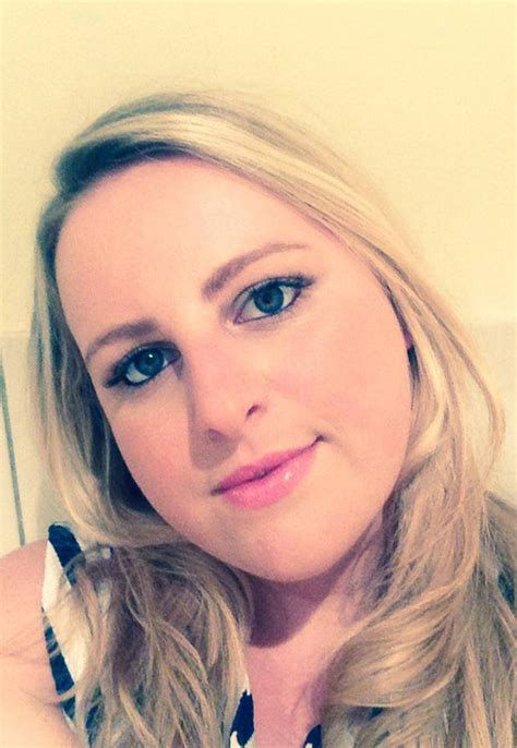 Relation sérieuse blonde formes généreuses Vincennes Rencontres Rondes