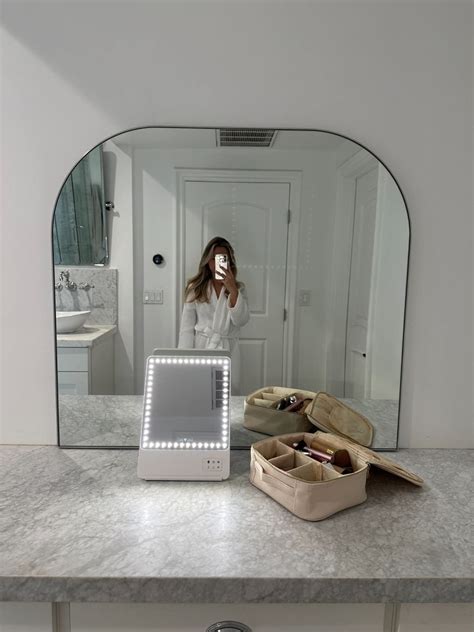 Mo Finance Glamcor Riki Skinny Smart Vanity Mirror With Hd Leds