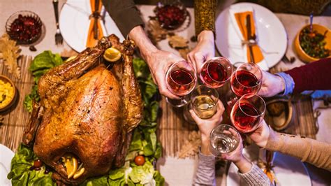 12 Best Thanksgiving Wines For 2021 Red And White Wines For Thanksgiving Dinner