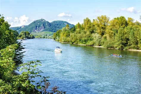 รูปภาพSiebengebirge – เลือกดูภาพถ่ายสต็อก เวกเตอร์ และวิดีโอ2,873 ...