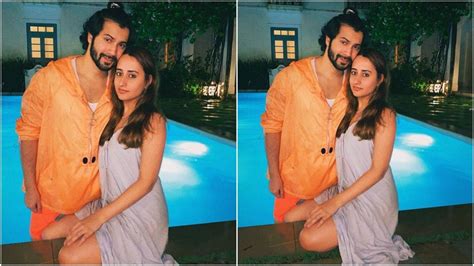 Varun Dhawan Shares A Romantic Picture With Ladylove Natasha Dalal Hindi Movie News