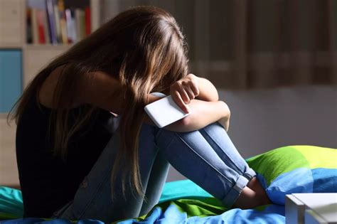 Cyberbullying E Suicídio Como Influenciam Crianças E Adolescentes