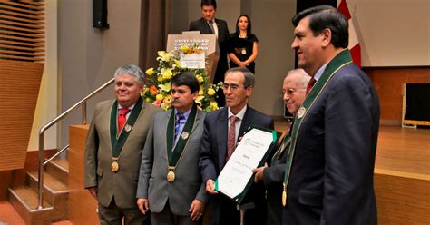 Ucsm Rinde Homenaje A Docentes Y Administrativos Con M S De A Os De