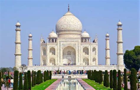 25 Most Famous Landmarks in Asia - Backpackingman