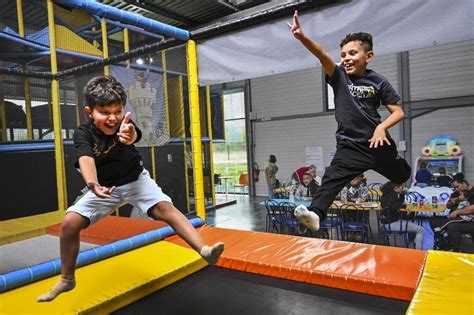 Trampoline Patinoire Le Temps Maussade Fait Le Bonheur Des Lieux De