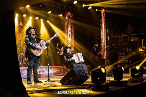 Galería de Ramón Ayala en Auditorio Cumbres Somos De Reven