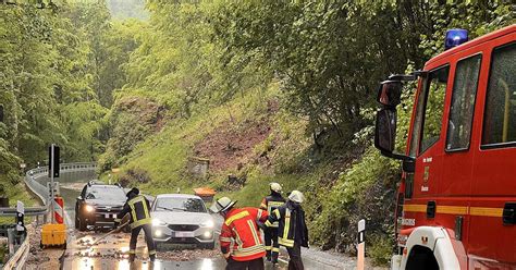 Unwetter Berrascht G Weinstein Riesige Felsbrocken Auf Stra E