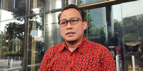 Ketua Majelis Rakyat Papua Dicecar KPK Soal Aliran Uang Hingga Aset