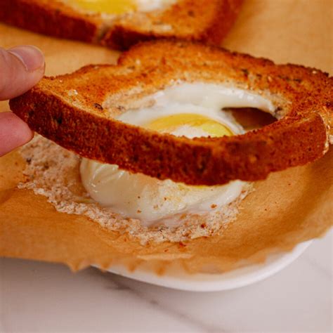 Easy Cheesy Air Fryer Egg Toast 🍳🥪 The Perfect On The Go Breakfast