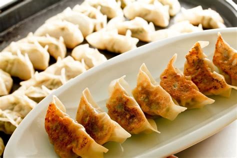 Learn The Difference Fried Vs Steamed Dumplings