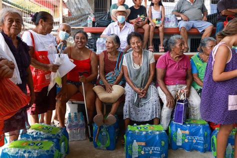 Entrega Evelyn Apoyos A Damnificados De La Zona Rural Con Las Brigadas