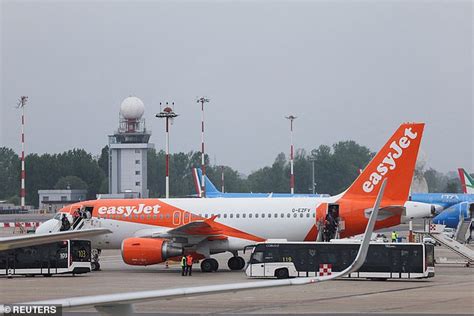 Easyjet Cancels Raft Of Flights To Summer Hot Spots Plunging Hundreds