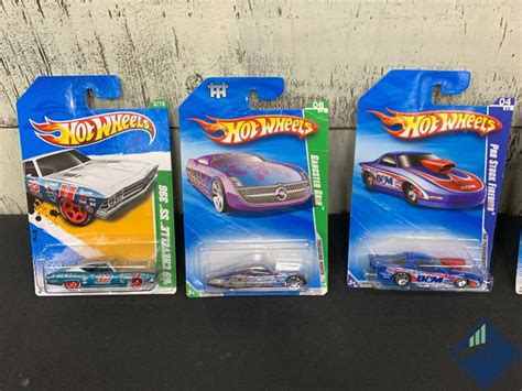 5 Hot Wheel Cars Treasure Hunts Studebaker Avanti Gangster Grin 69 Chevelle SS 396 13