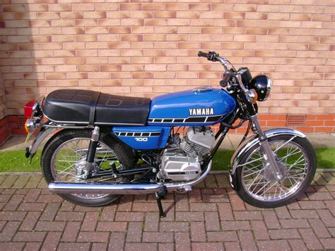 Yamaha RS100 Gallery - Classic Motorbikes