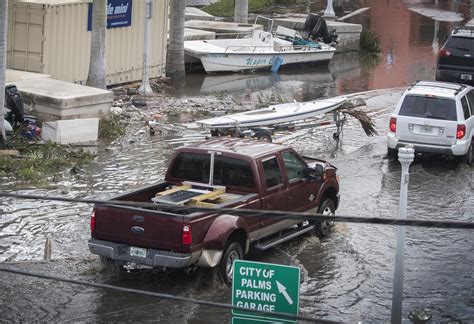 Dos posibles víctimas mortales por el paso del huracán Ian por Florida