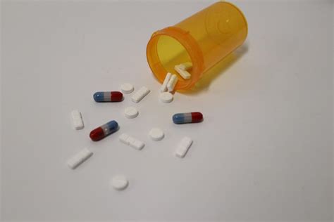 Mental health professionals discuss complexities of antidepressants ...