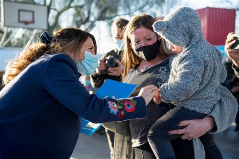 La Provincia entregó escrituras a 60 familias de barrio 1 de Mayo