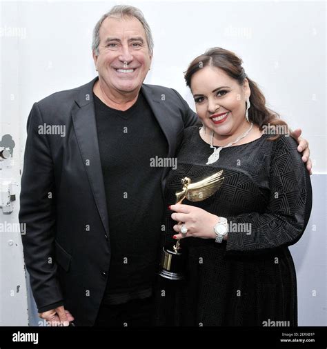 L R Presenter Kenny Ortega With Choreographer Tessandra Chavez Who Won Outstanding