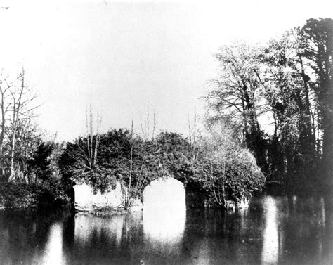 Warwick. Medieval bridge over the River Avon - Our Warwickshire