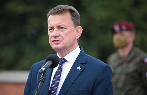 Minister Obrony Narodowej Mariusz B Aszczak Jest Zaka Ony Koronawirusem