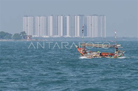 Waspada Gelombang Tinggi Di Perairan Indonesia Antara Foto