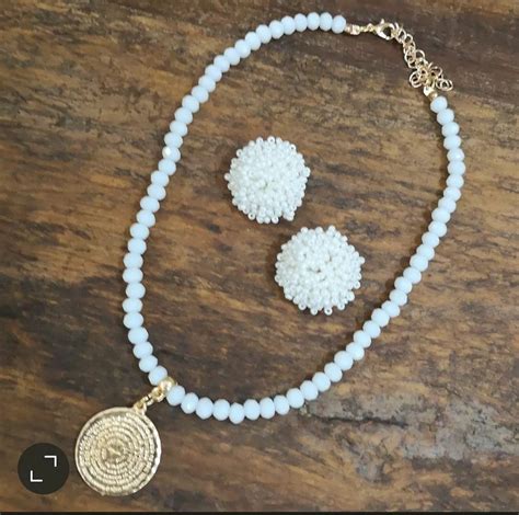 Conjunto Choker Cristal Cor Branco Medalha Pai Nosso Dourada E