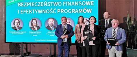 Bezpieczeństwo finansowe i efektywność programów Nowe standardy