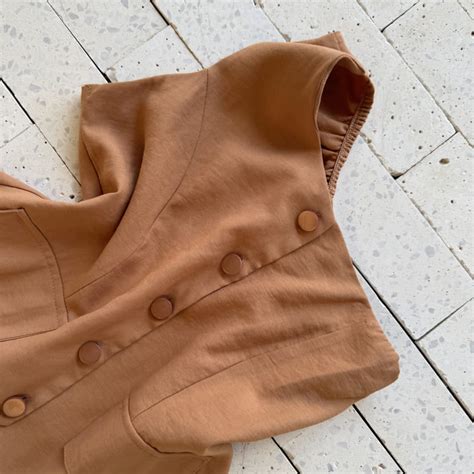 CONJUNTO BLUSA UM OMBRO SÓ E SHORT LUXO NUDE Dondoca Moda Feminina