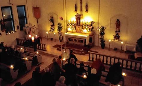 Ovb Heimatzeitungen Adventssingen In Der Hl Bruder Konrad Kapelle