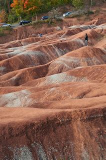 Toronto Fun Places: Fall colours at Cheltenham Badlands