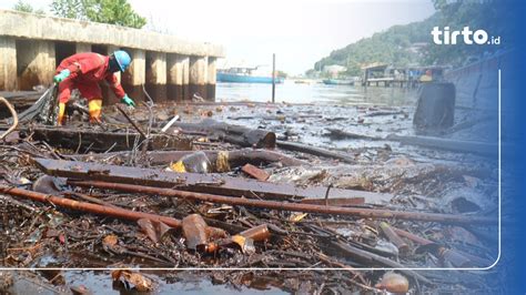 Pertamina Tambah Kapal Untuk Bersihkan Tumpahan Minyak