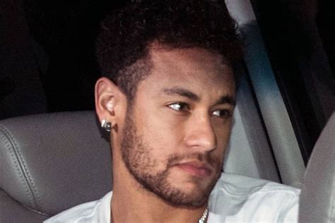 Le P Re De Neymar Assure Que Son Fils A Un Avenir Au Psg La Dh Les