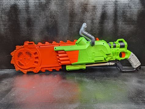 Nerf Zombie Strike Brainsaw Blaster Barn