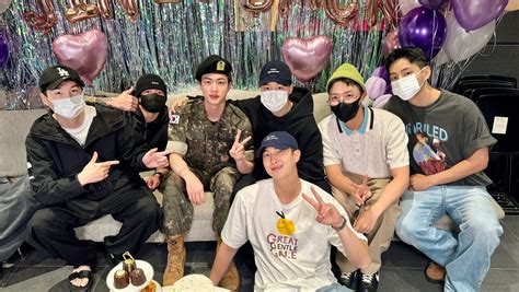 Cada uno de los integrantes de BTS envió una carta para ARMY Qué