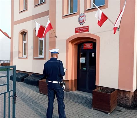 Policjanci Dbaj O Bezpieczny Przebieg Wybor W Radio