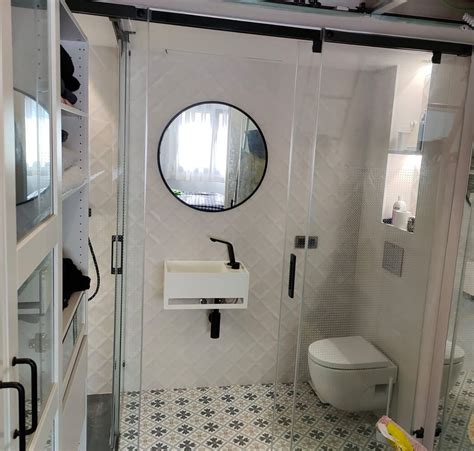 Cerramiento Baño con Mamparas de Cristal Reparaciones y montajes TOPI