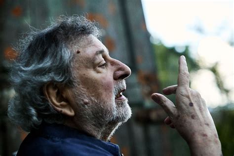 Francesco Guccini Torna A Cantare Dopo 10 Anni Arriva Un Nuovo Disco