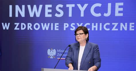 Zakaz Palenia Na Balkonach Minister Zdrowia Izabela Leszczyna