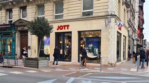 Remplacement façade et vitrine de magasin Rouen Miroiterie Dutheil