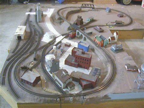 N scale layout | Model trains, Model train table, Model train layouts