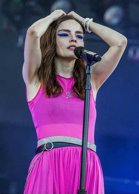 Pin En Lauren Mayberry