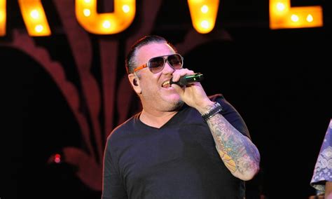 Alkohol mu došao glave Preminuo frontmen grupe Smash Mouth BL Portal