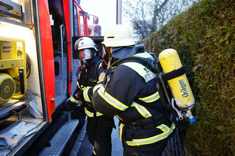 Memmingen Brand In Werkstatt Technischer Defekt An Ladeger T New