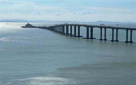 Hong Kong Fun in 18 Districts - Hong Kong-Zhuhai-Macao Bridge