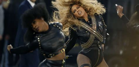 Beyonce Drilled Over "Racist" Super Bowl Performance, "Used It To ...