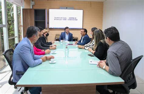 Encontro fortalece parceria entre Secretaria de Estado da Educação e