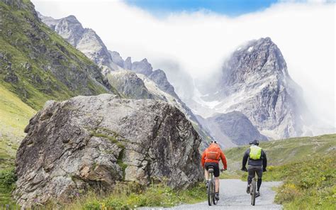 Von Hütte zu Hütte mit dem Mountainbike Schweizer Alpen Club SAC