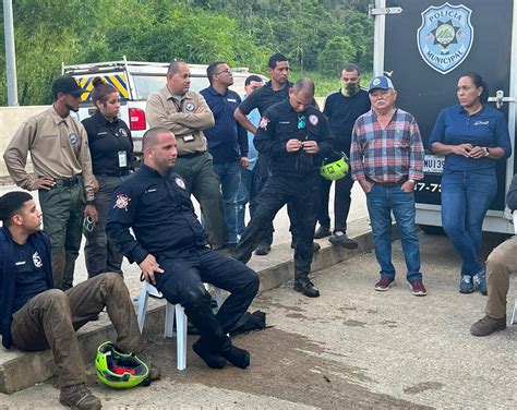 Personal De Manejo De Emergencia De Juncos Tenía Vehículos En Zona Del